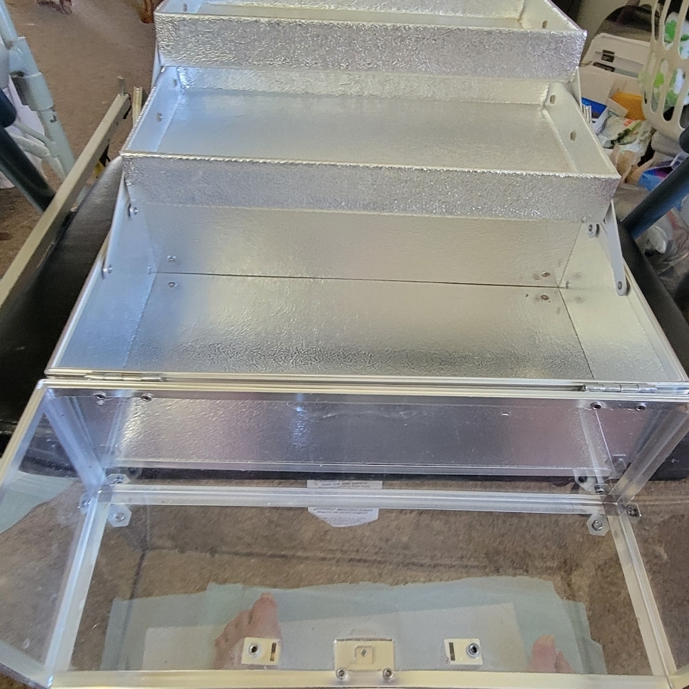 MAKE UP CASE MULTI LEVEL- LIKE NEW!
